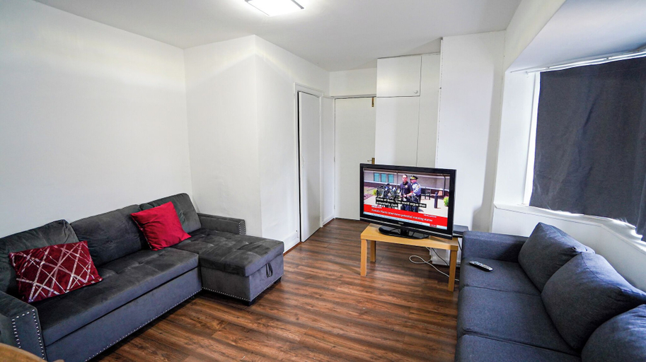 Others 4, 3BR Home Near Hounslow West Tube Station, London