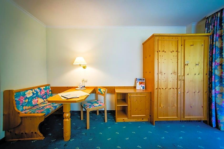 Public Area 4, Schwarzwaldhotel Holzschuhs, Freudenstadt