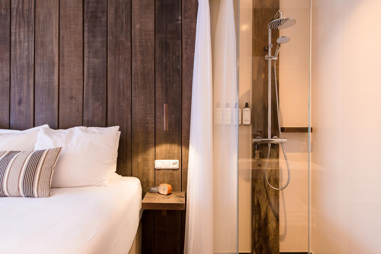 Bedroom 2, Van Heeckeren Hotel, Ameland