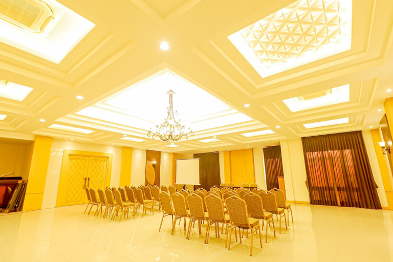 Business Facilities 16
