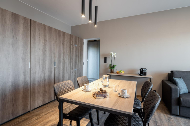 Dining Room 17