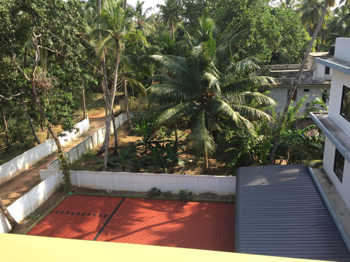 Others 4, Airavatham Apartments, Thrissur