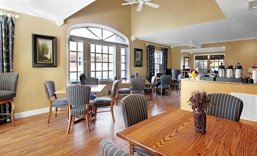 Food & Drinks 5, Hillwinds Inn, Watauga