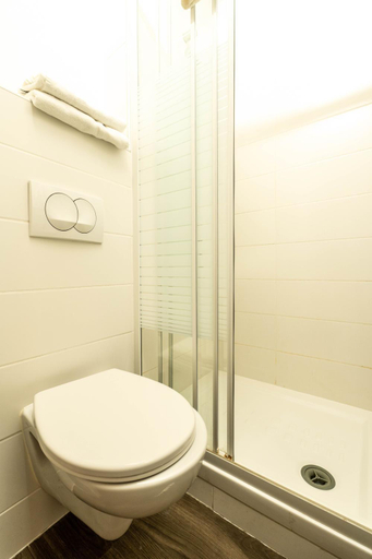 Bathroom 4, My KB Hotel Montelimar, Drôme