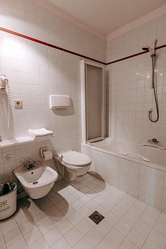 Bathroom 4, Hotel Planac, Bolzano