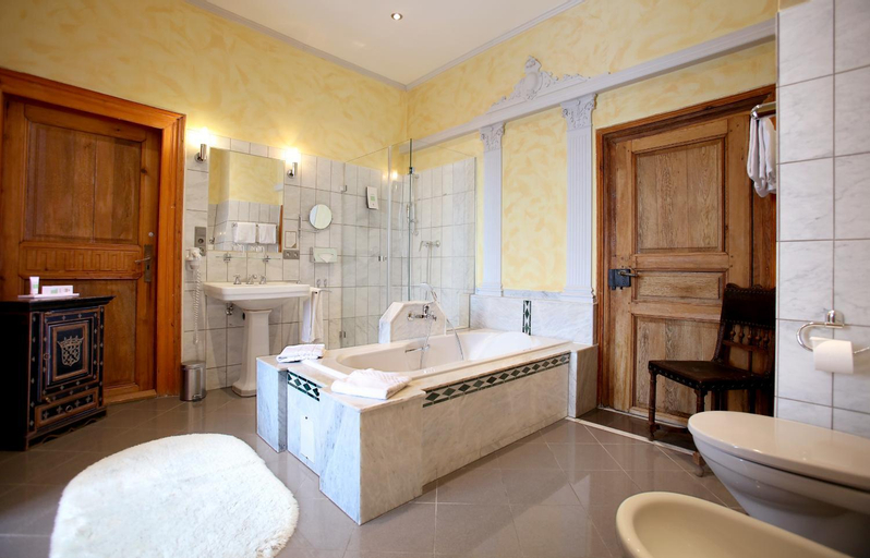 Bedroom 4, Schloss Edesheim, Südliche Weinstraße
