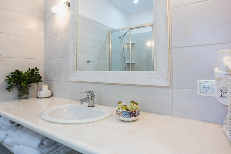 Bathroom 4, Pyrgaki Hotel, South Aegean