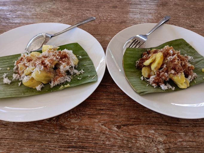 Food & Drinks 13