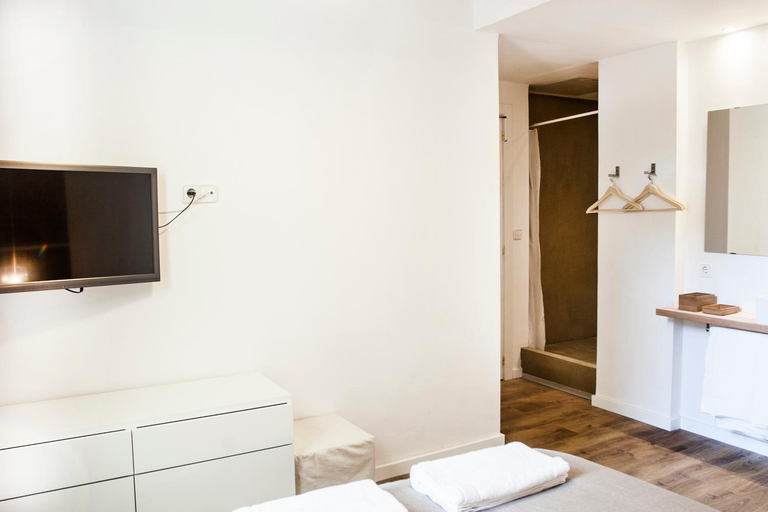 Facilities 4, Cien, Barcelona