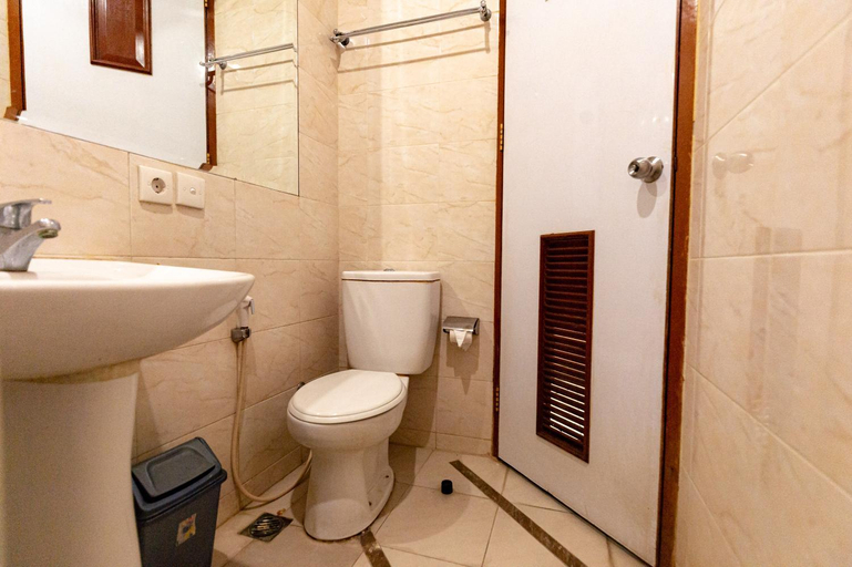 Bathroom 5, P Residence Jakarta, West Jakarta