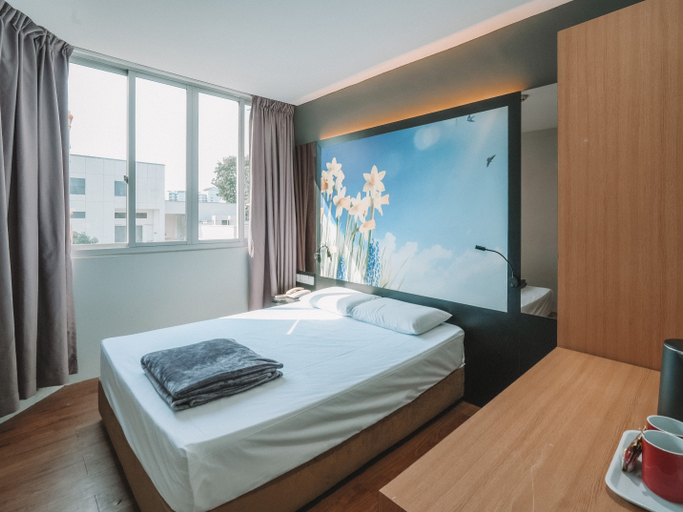 Bedroom 3, Amrise Hotel Geylang, 11Hrs, Stay from 10PM to 9AM, Singapura