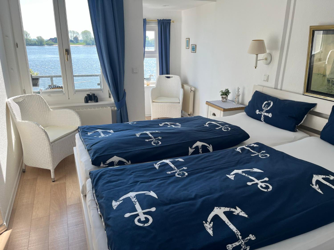 Bedroom 4, Hotel Ambiente, Wesermarsch
