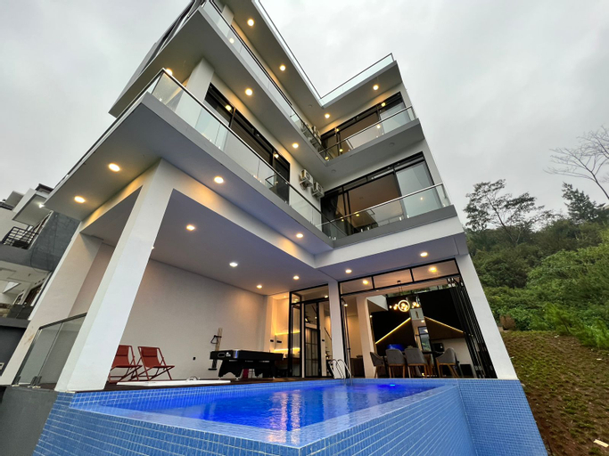 Exterior & Views, Villa Amethyst Dago Pakar M-08 5BR with Private Pool, Bandung