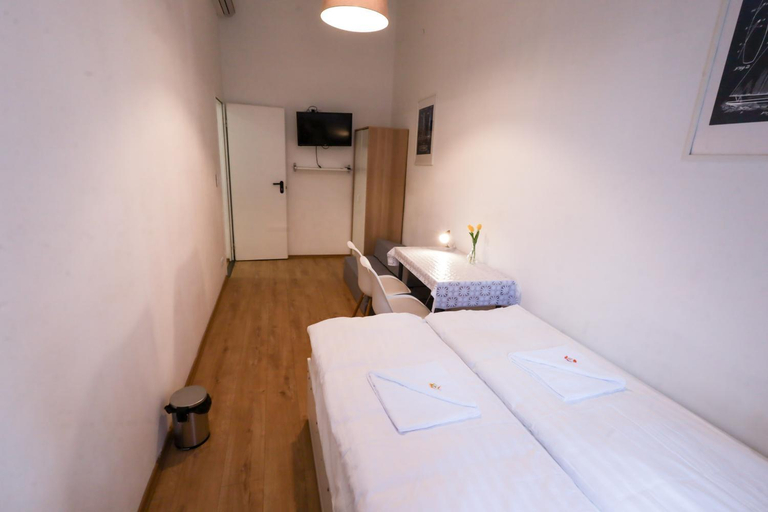 Others 4, Pest-port apartment 4 rooms for 16 person, Budapesti