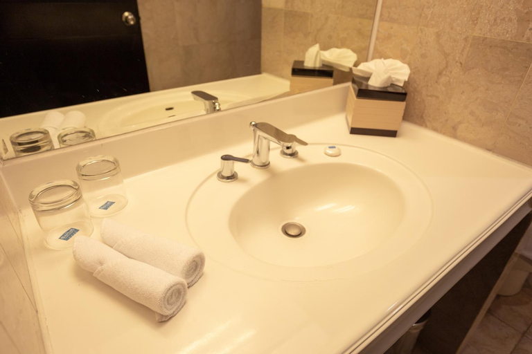 Bathroom 29