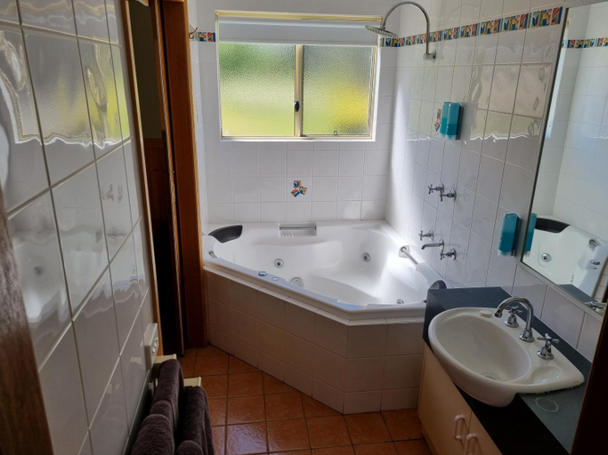 Bathroom 11