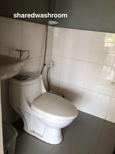 3, MIOKI HOMETEL, Batuan