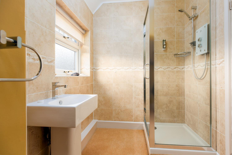 Bathroom 3, Chestnut Grove Bed And Breakfast, Norfolk
