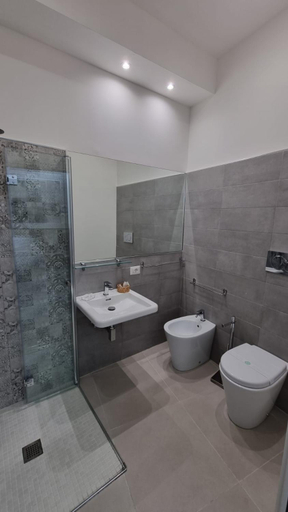Others 5, Home Catania Dante Accommodations, Catania