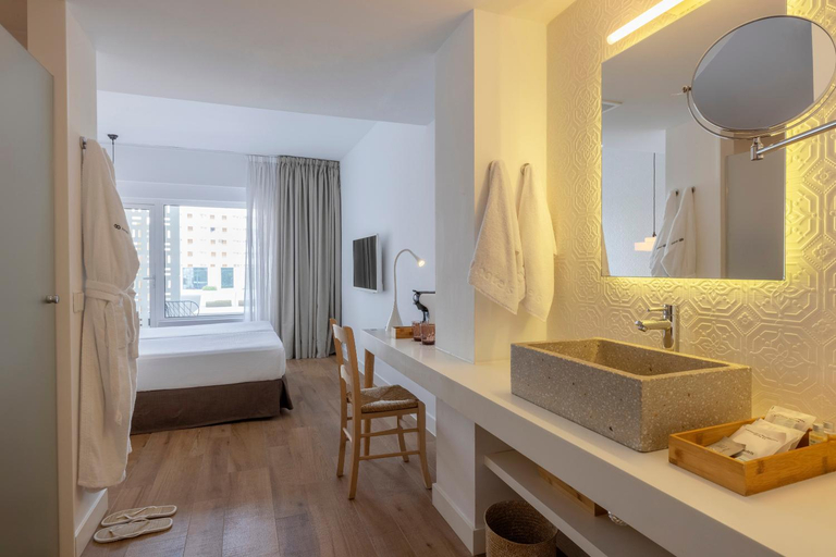 Bathroom 5, HM Balanguera Beach-Adults Only, Baleares