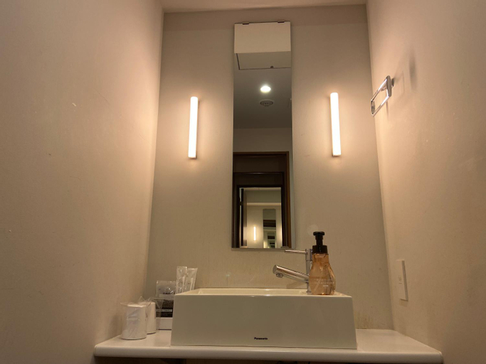 Bathroom 6