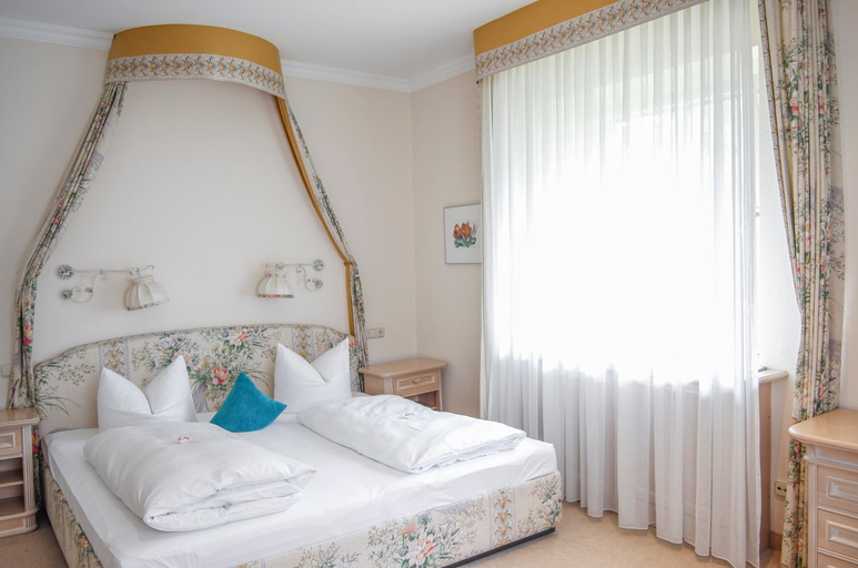 Bedroom 3, Villa Adolphine, Miesbach