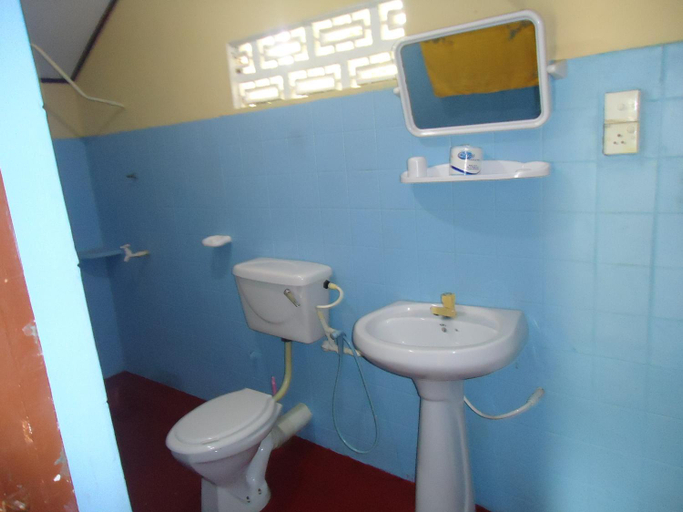 Bathroom, Ravana Beach Cabanas, Hikkaduwa