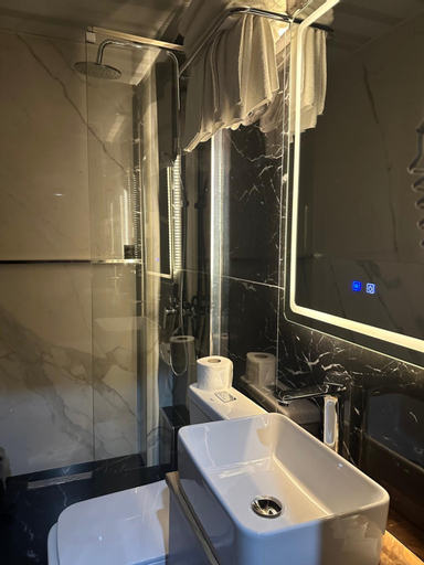 Bathroom 4