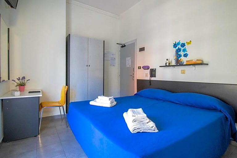Bedroom 3, Hotel Austria, Rimini