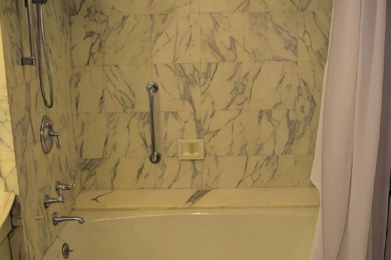 Bathroom 12