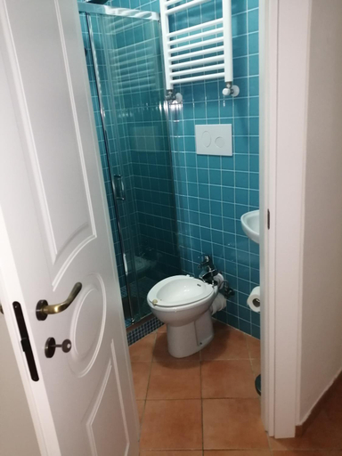 Others 4, Suite Flower b&b, Salerno