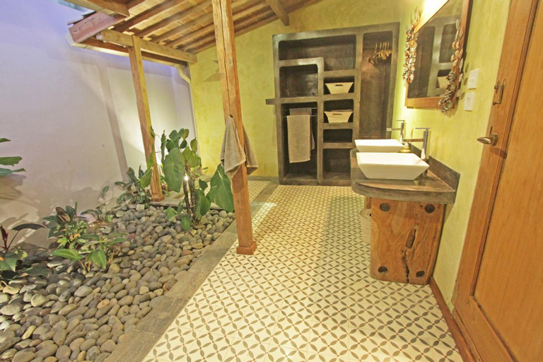 Bathroom 9