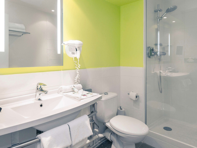 Bathroom 24