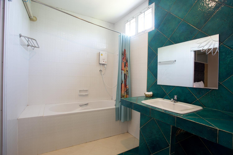 Bathroom 4, Phusuay Park View Hotel, Muang Chaiyaphum