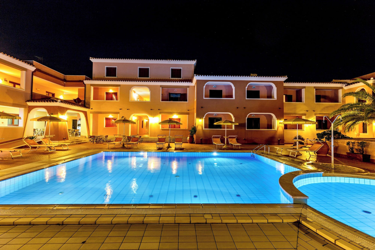 Sport & Beauty 4, Residence with pool in Sos Alinos, Nuoro