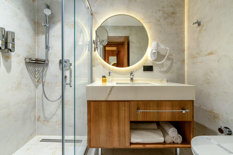 Bathroom 4