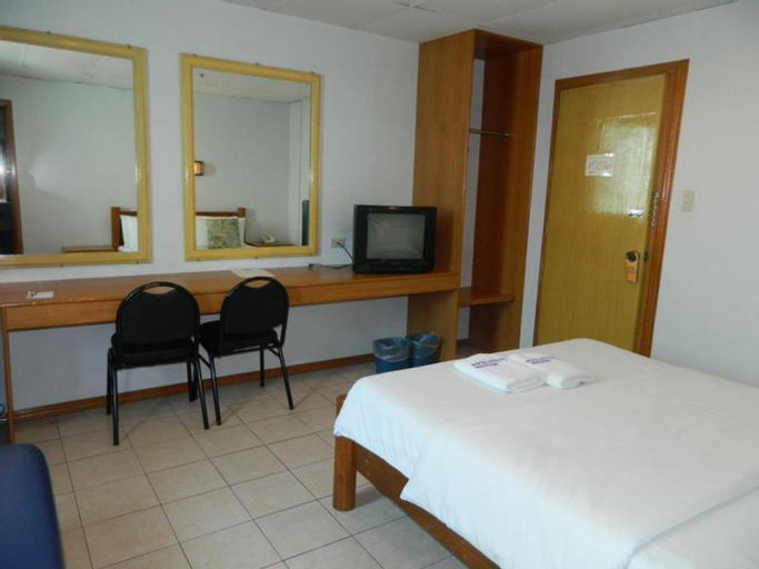 Bedroom 14