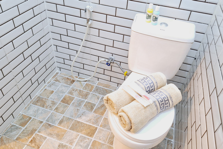 Bathroom 7