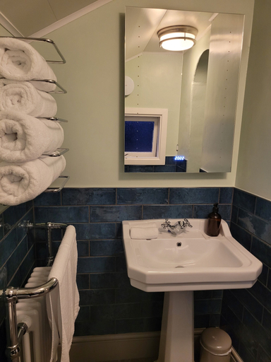 Bathroom 4, Afallon Townhouse, Gwynedd