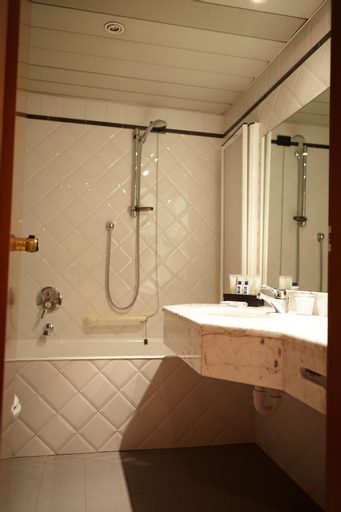 Bathroom 4