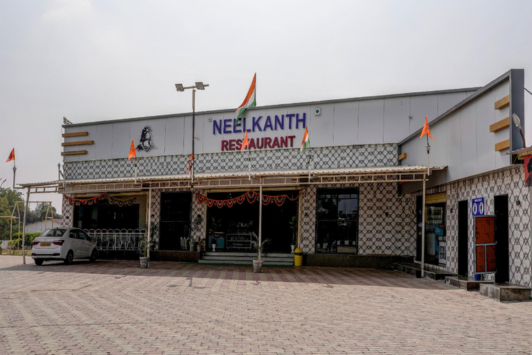 3, Neelkanth Hotel And Restaurant, Vadodara