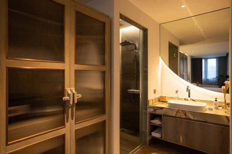 Bathroom 4