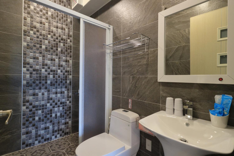 Bathroom 4, Hualien Yun Duo Duo B&B , Hualien