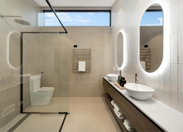 Bathroom 10