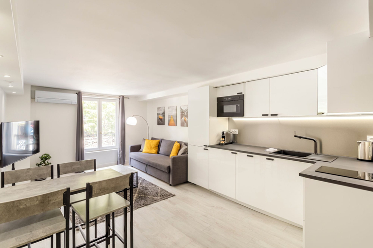 Others 5, Design 1 BDR with AC, Paris