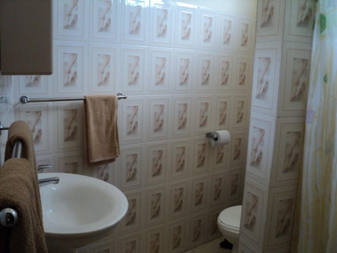 Bathroom 2, Monalysa Villa