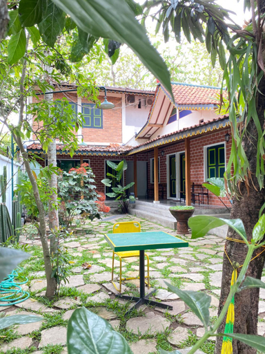 Others 4, Sonosewu Guesthouse Syariah, Bantul