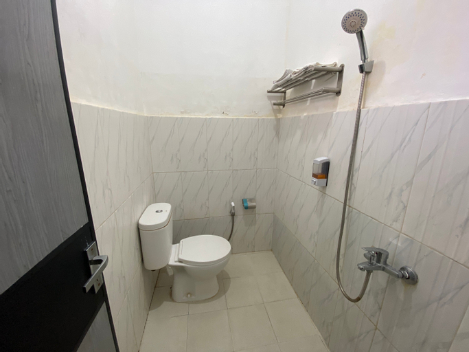 Bathroom 10