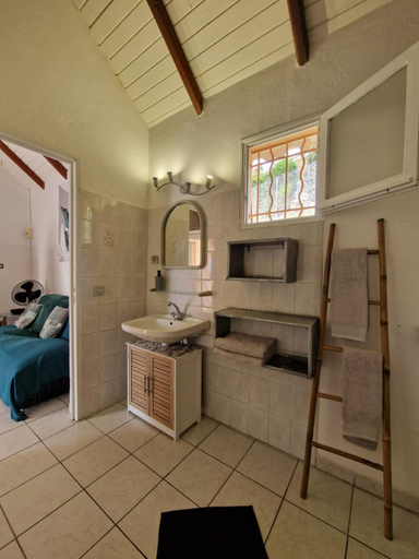 Bathroom 2, gites THO KOBA, Saint-Claude