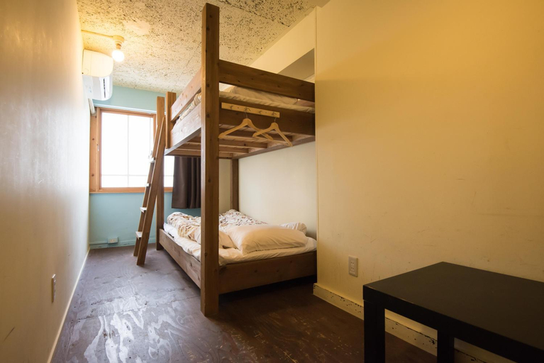 Bedroom 2, Hostel Q, Osaka